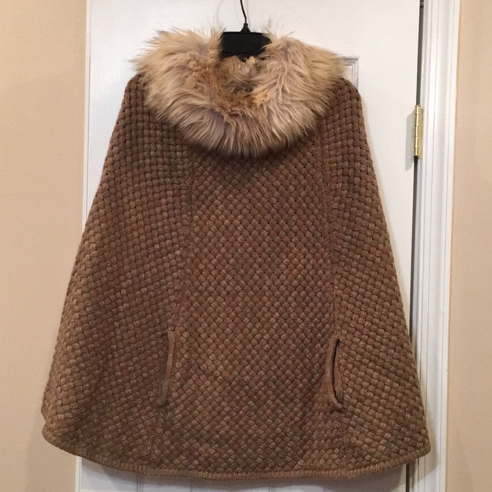 Steve Madden Brown faux fur knit poncho OSFA